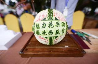 群众吃瓜舔屏视频,揭秘群众吃瓜舔屏背后的社会现象