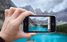 很多人拿手机互拍视频情侣吃瓜,情侣互拍吃瓜，甜蜜视频走红网络